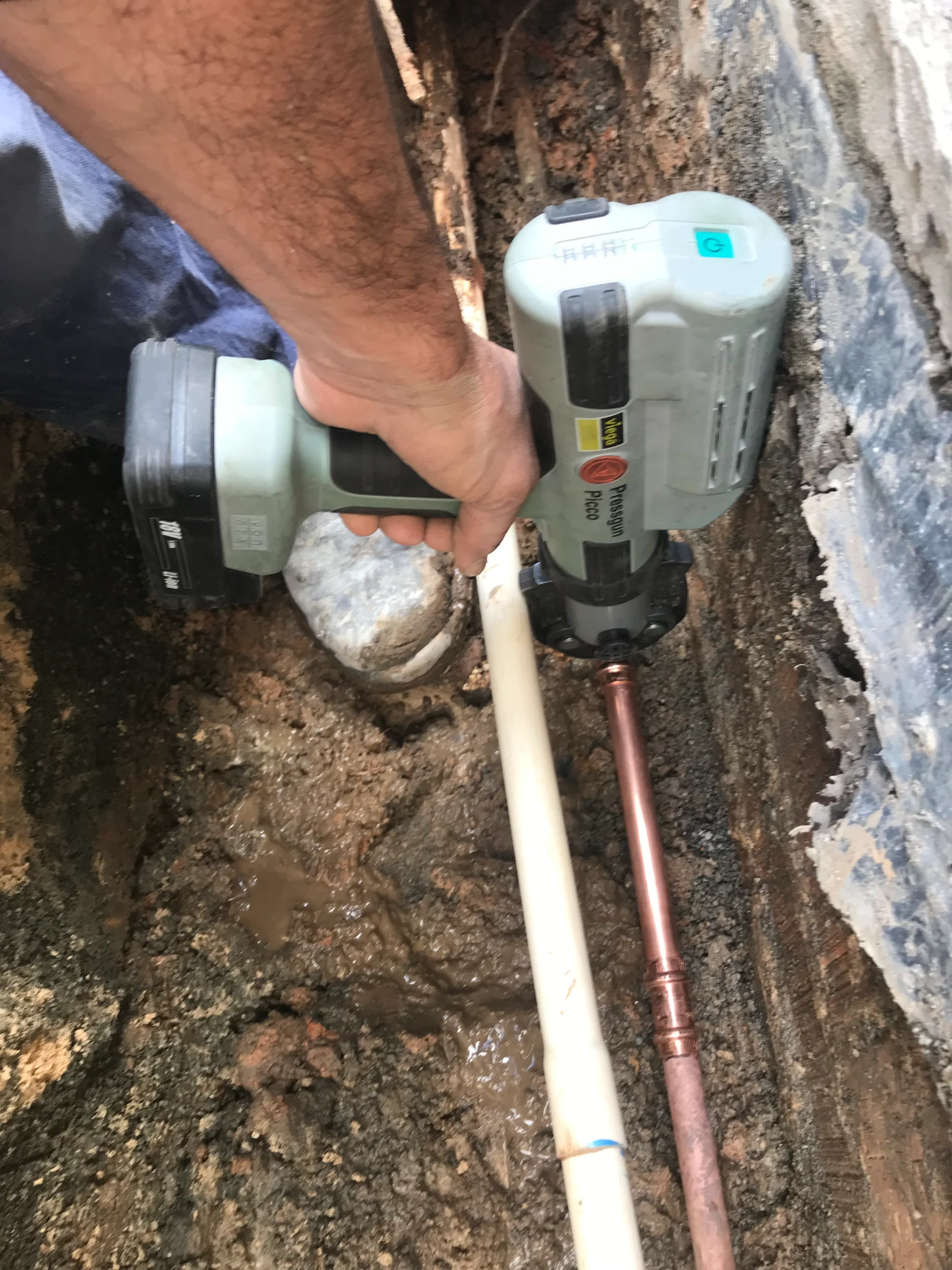 Streamline Plumbers technician using the latest copper pipe joining technology